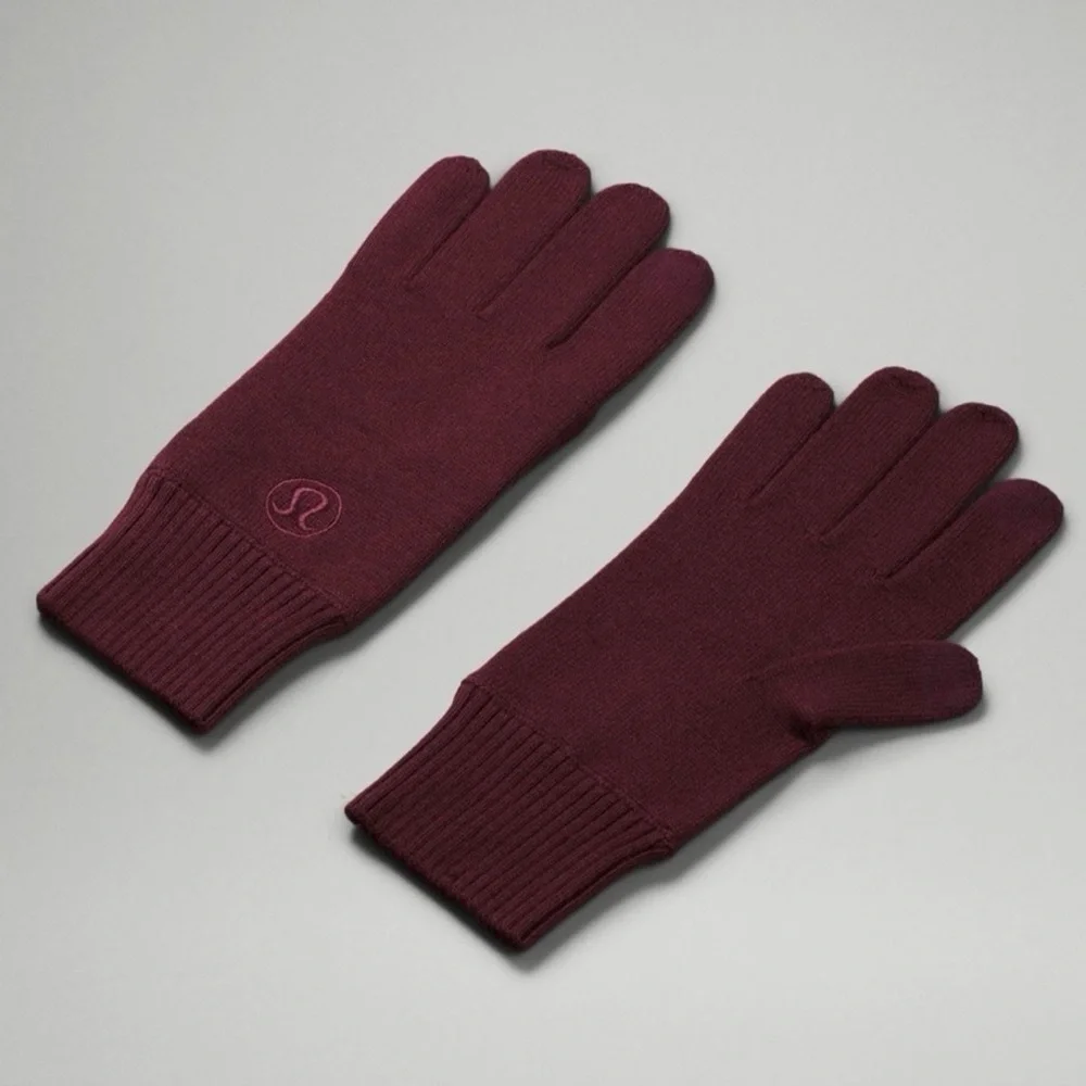 Lululemon Warm Revelation Merino Wool Tech Gloves Cassis NWT